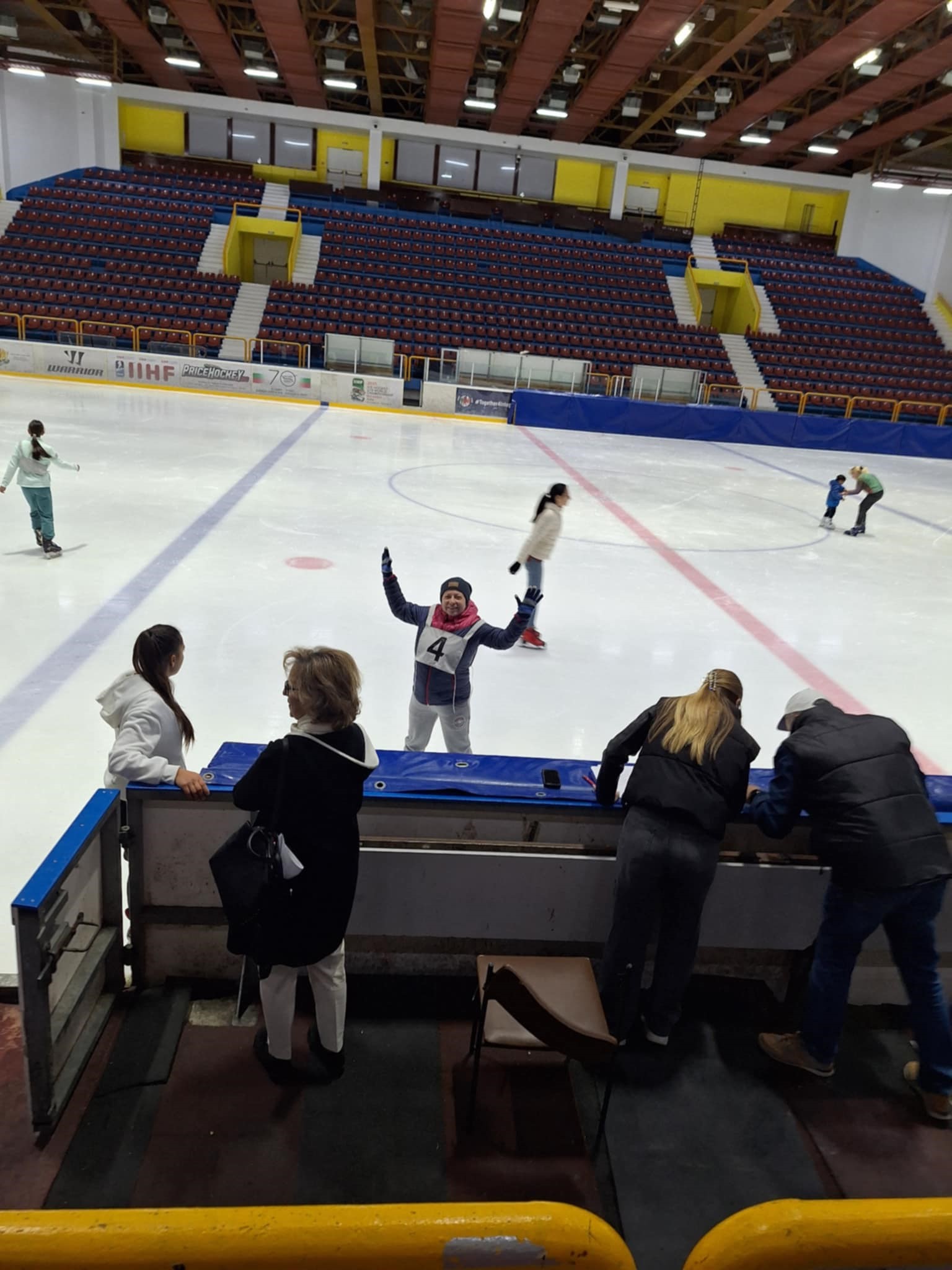 Ice_Skating_wit_a_Cause_5